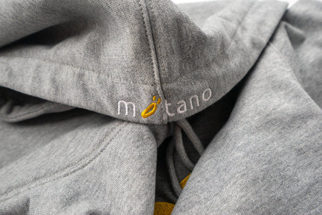 MOTANO X 天天與耶穌 聯名拼接Logo 帽Tee